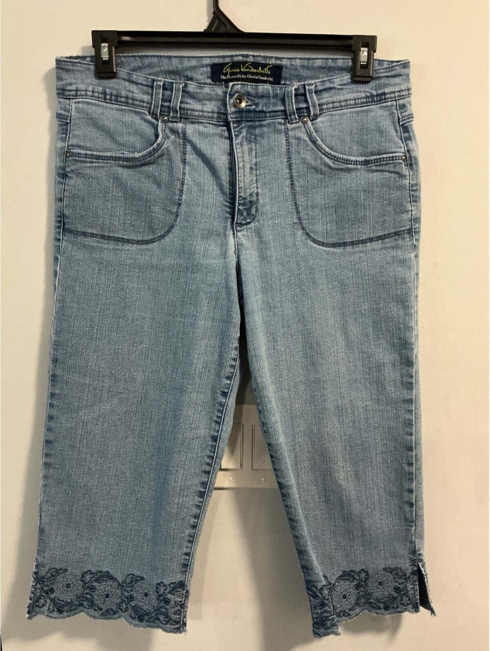 Gloria Vanderbilt Size 12 Jeans Cropped Light Wash Embroidered Lace Ankle #134